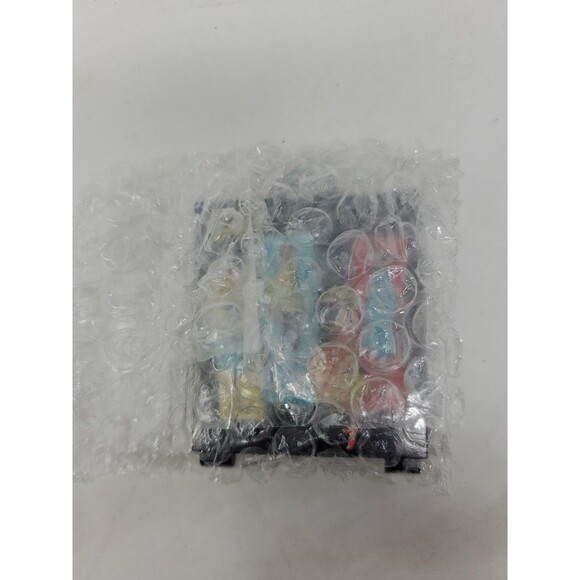 TRAVEL CASE and BARBIE ORNAMENT Hallmark Keepsake Miniature 2pc VTG + Keychain - Picture 14 of 16